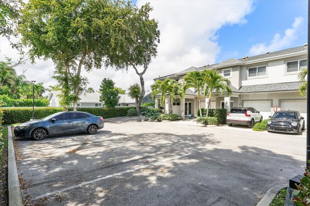 1482 NE 34th Street, Oakland Park, FL 33334