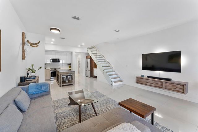 1482 NE 34th Street, Oakland Park, FL 33334