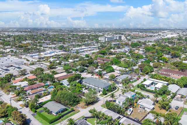 1482 NE 34th Street, Oakland Park, FL 33334