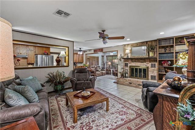302 E Upshaw Avenue, Temple, TX 76501