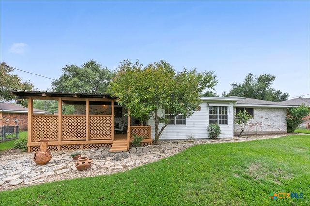 302 E Upshaw Avenue, Temple, TX 76501