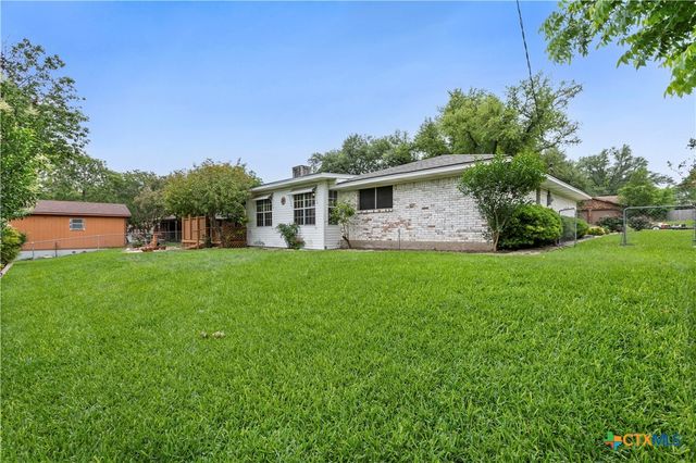 302 E Upshaw Avenue, Temple, TX 76501