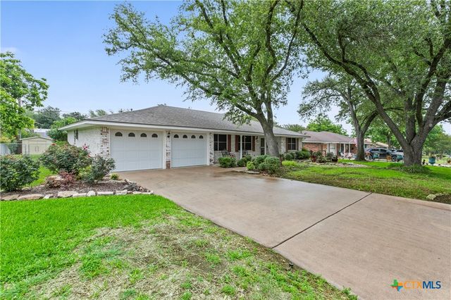 302 E Upshaw Avenue, Temple, TX 76501