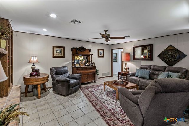 302 E Upshaw Avenue, Temple, TX 76501
