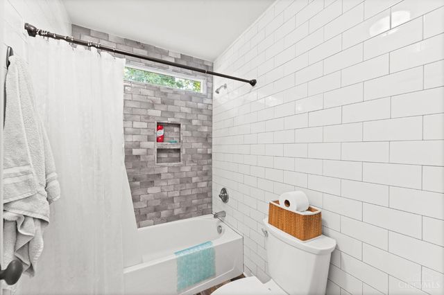 6250 Avebury Court, Hamilton Twp, OH 45152