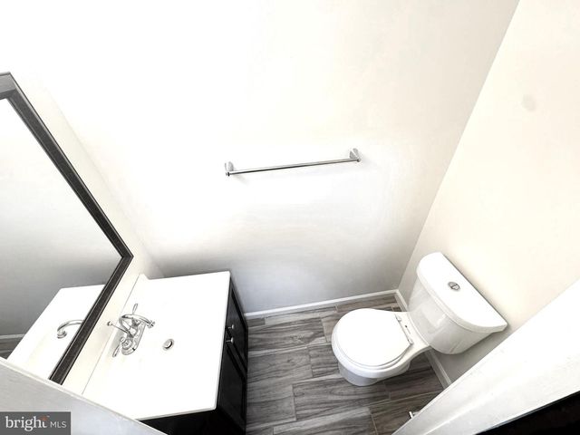 9250 THREE OAKS DR, Silver Spring, MD 20901