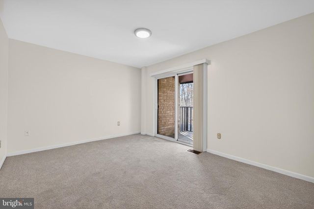 9250 THREE OAKS DR, Silver Spring, MD 20901