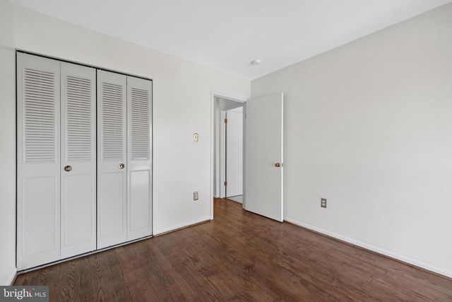 9250 THREE OAKS DR, Silver Spring, MD 20901