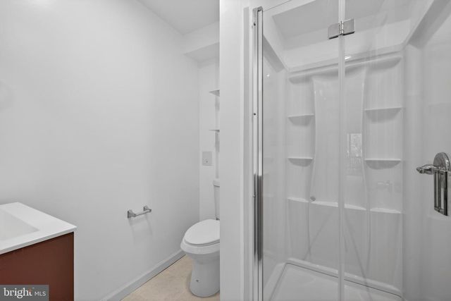 9250 THREE OAKS DR, Silver Spring, MD 20901