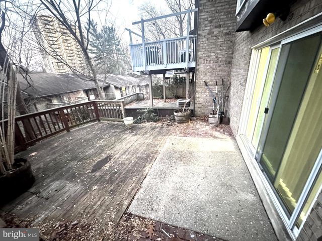 9250 THREE OAKS DR, Silver Spring, MD 20901