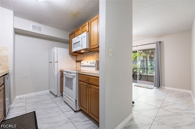2828 Jackson ST B3, Fort Myers, FL 33901