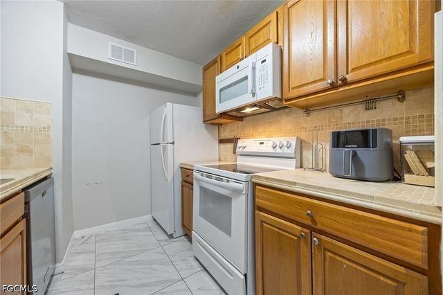2828 Jackson ST B3, Fort Myers, FL 33901