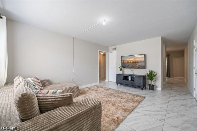 2828 Jackson ST B3, Fort Myers, FL 33901