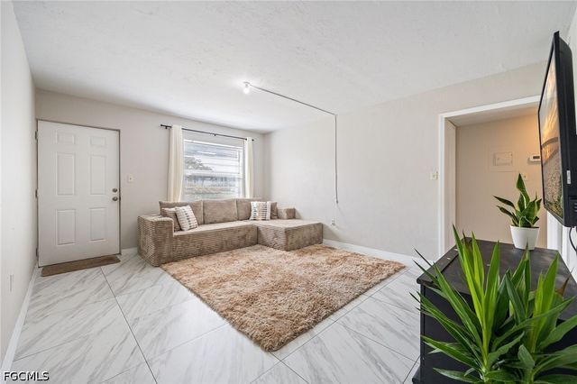 2828 Jackson ST B3, Fort Myers, FL 33901