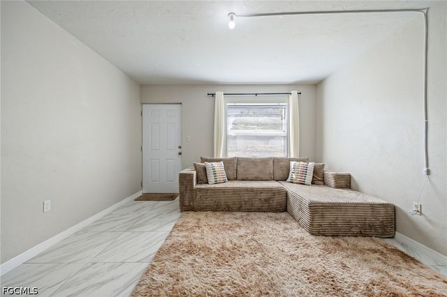 2828 Jackson ST B3, Fort Myers, FL 33901