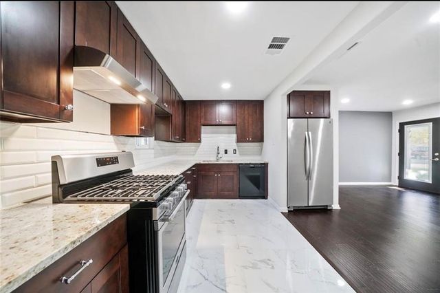 6526 Westview Drive, Houston, TX 77055