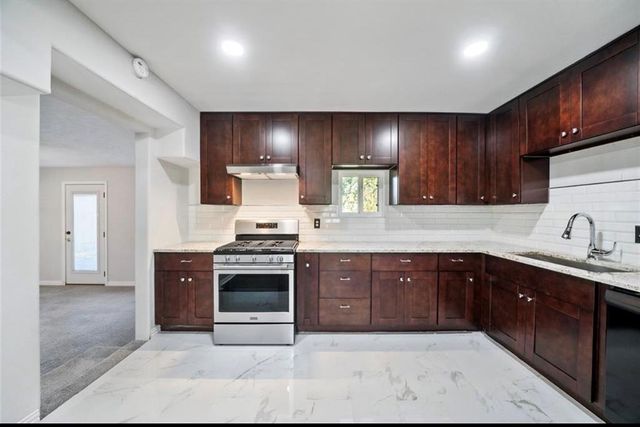6526 Westview Drive, Houston, TX 77055