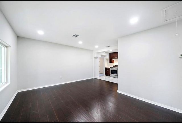 6526 Westview Drive, Houston, TX 77055