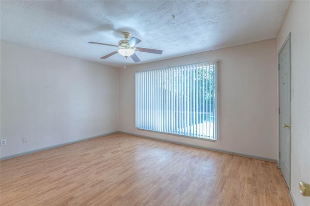 2009 Tickner Street, Conroe, TX 77301