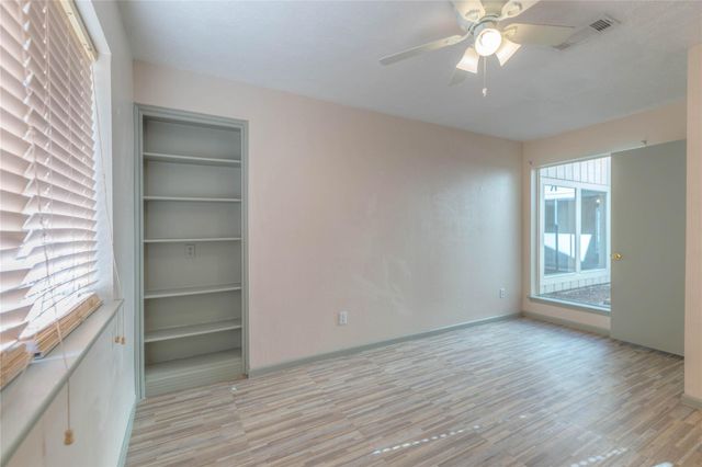 2009 Tickner Street, Conroe, TX 77301