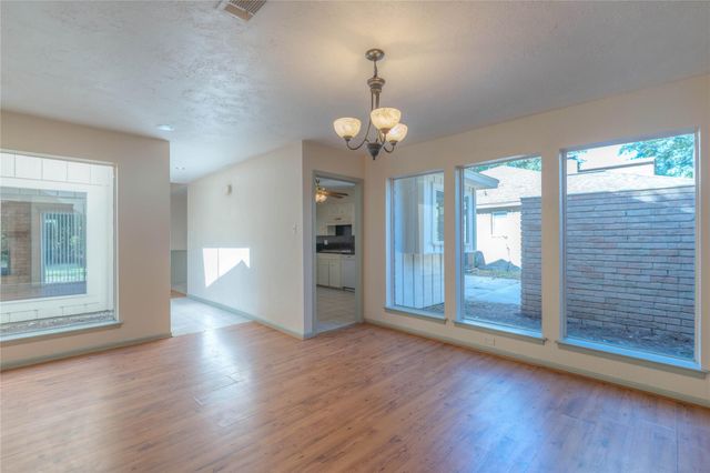 2009 Tickner Street, Conroe, TX 77301