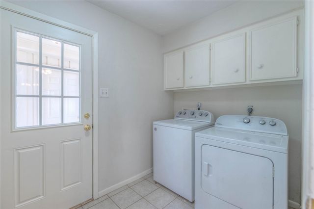 2009 Tickner Street, Conroe, TX 77301