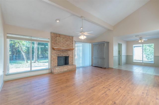 2009 Tickner Street, Conroe, TX 77301