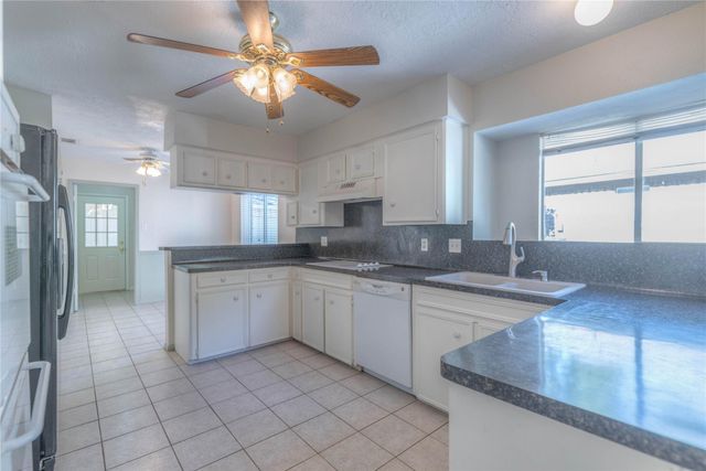 2009 Tickner Street, Conroe, TX 77301