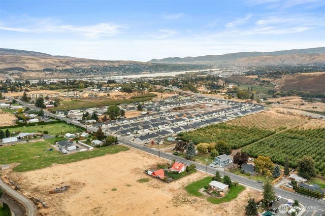 814 Easy Street, Wenatchee, WA 98801