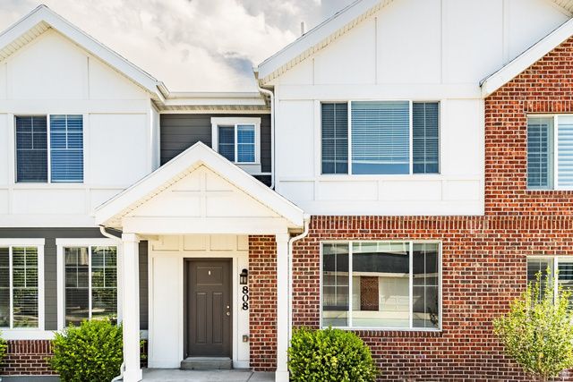 808 E NEWFIELD DR, Sandy, UT 84094
