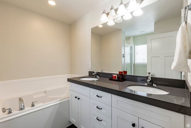 808 E NEWFIELD DR, Sandy, UT 84094