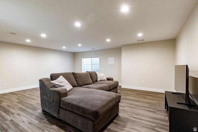 808 E NEWFIELD DR, Sandy, UT 84094