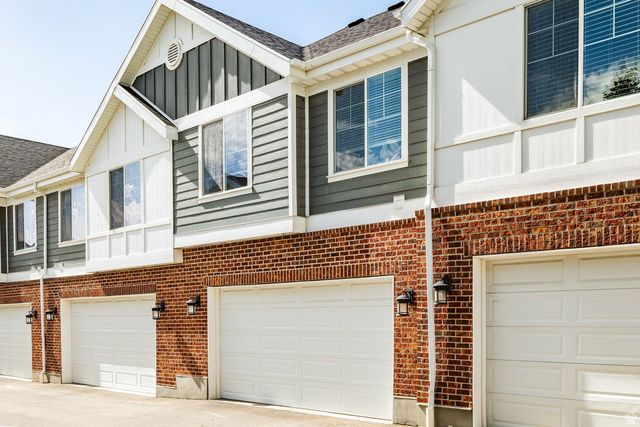 808 E NEWFIELD DR, Sandy, UT 84094