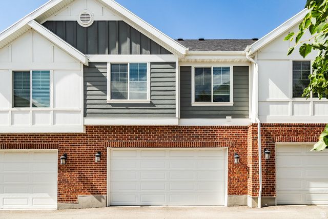 808 E NEWFIELD DR, Sandy, UT 84094