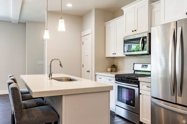 808 E NEWFIELD DR, Sandy, UT 84094