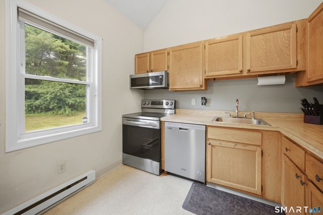 1 Abbott Road 207, Ellington, CT 06029