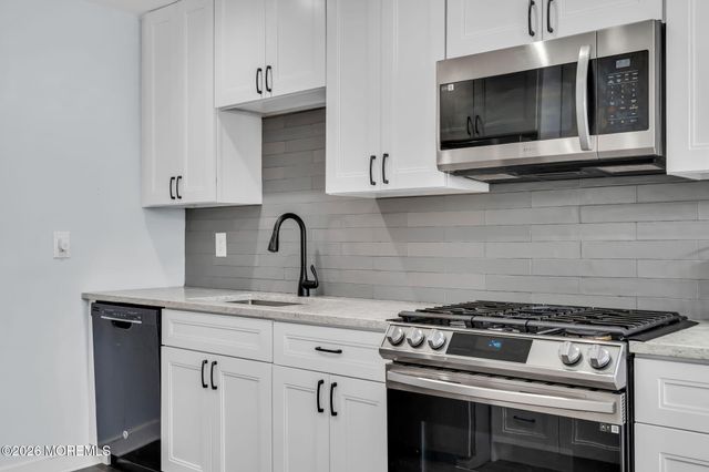 2404 Gulfstream Way, Toms River, NJ 08755