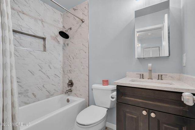 2404 Gulfstream Way, Toms River, NJ 08755
