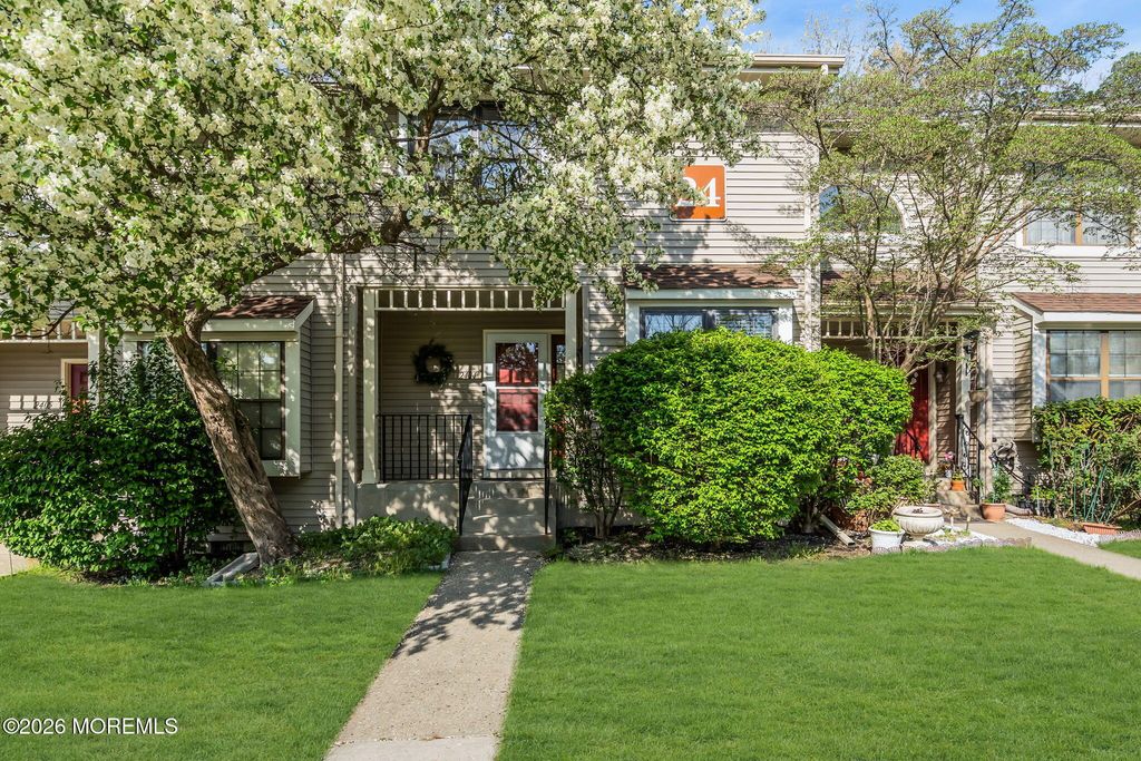 2404 Gulfstream Way, Toms River, NJ 08755