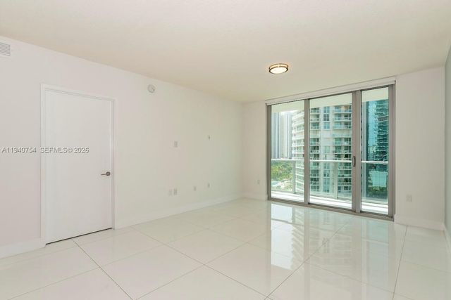 300 Sunny Isles Blvd 4-904, Sunny Isles Beach, FL 33160