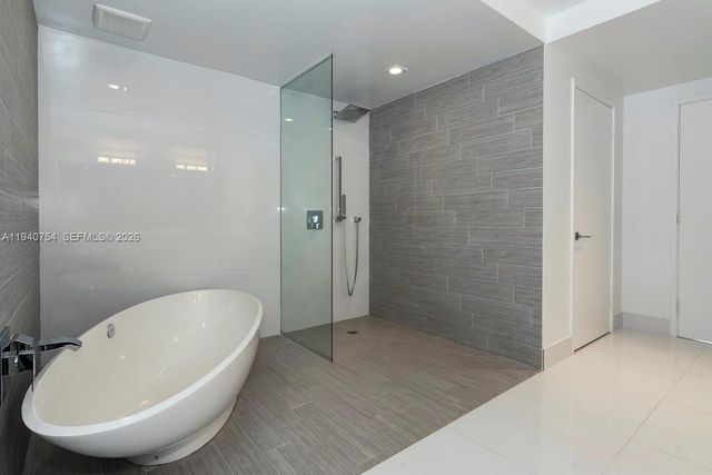 300 Sunny Isles Blvd 4-904, Sunny Isles Beach, FL 33160