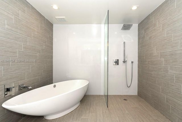 300 Sunny Isles Blvd 4-904, Sunny Isles Beach, FL 33160