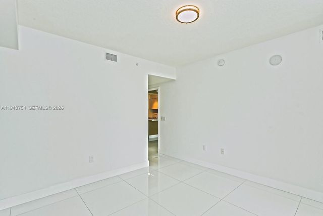 300 Sunny Isles Blvd 4-904, Sunny Isles Beach, FL 33160