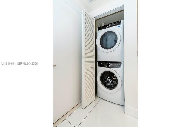 300 Sunny Isles Blvd 4-904, Sunny Isles Beach, FL 33160