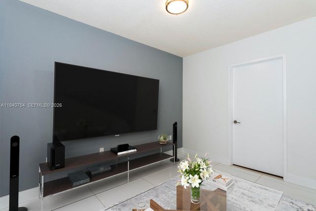 300 Sunny Isles Blvd 4-904, Sunny Isles Beach, FL 33160