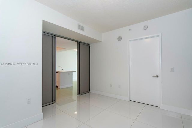 300 Sunny Isles Blvd 4-904, Sunny Isles Beach, FL 33160