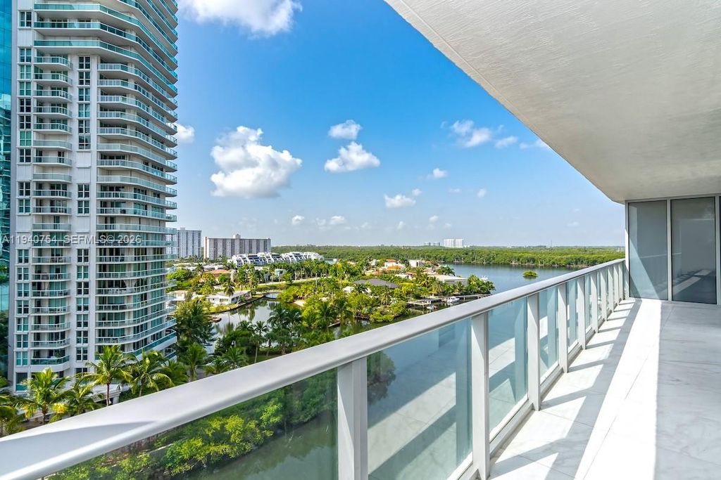 300 Sunny Isles Blvd 4-904, Sunny Isles Beach, FL 33160