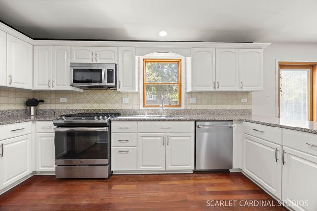 535 Chester Court, Aurora, IL 60504