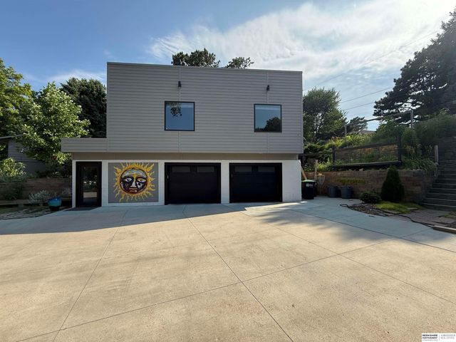 2520 S 98th Avenue, Omaha, NE 68124