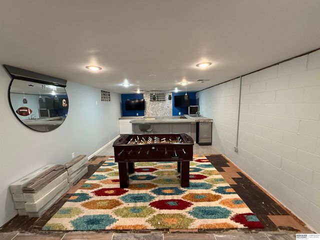 2520 S 98th Avenue, Omaha, NE 68124